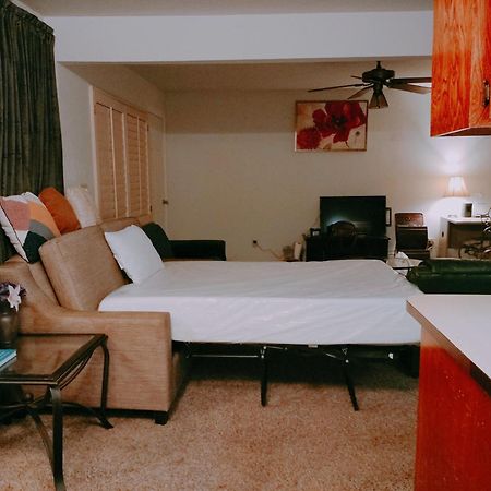 Golden Sunflower'S Apt B Лоутън Екстериор снимка